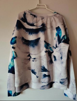 Sudadera estampada azul y blanco