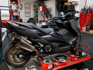 Yamaha T-max 560 tech max 2020 Gris/Dorado