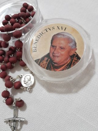 Rosario Papa Benedicto XVI