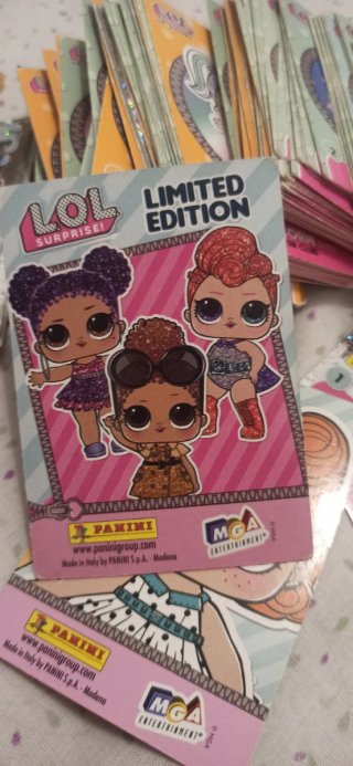 Lote de cromos LOL Surprise Panini.