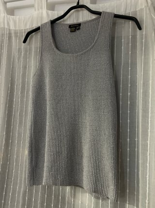 Camiseta tirantes Bershka plateada M