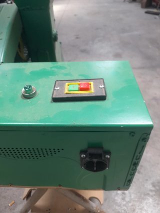 Máquina para partir almendras