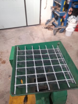 Máquina para partir almendras
