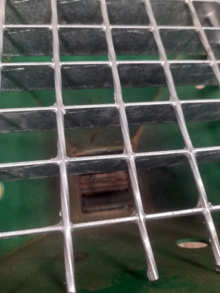 Máquina para partir almendras