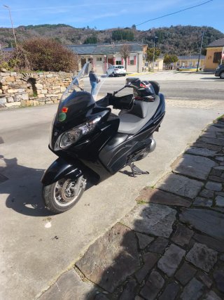 Suzuki Burgman 400 Negra