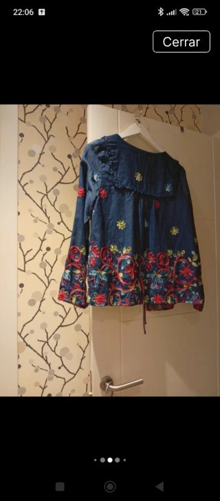 Chaqueta vaquera bordada multicolor