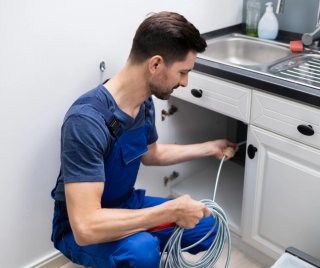 Fontanero Reparación Cisterna WC Grifos Desatascos