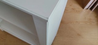 Estantería blanca de madera