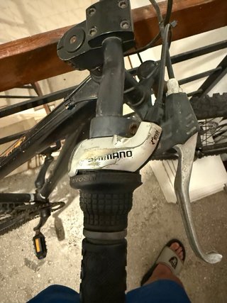 Bicicleta de montaña negra