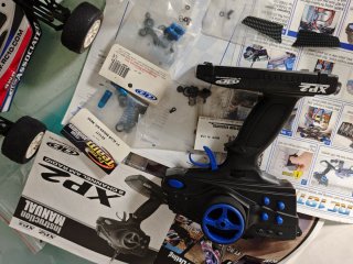 Coche RC Team Associated 1/18