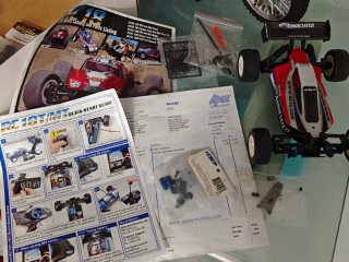 Coche RC Team Associated 1/18