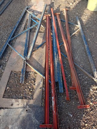 Estanterías metálicas y plásticas