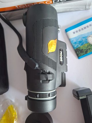 MONOCULAR TELESCÓPICO CON TRÍPODE Y SOPORTE.  15x5