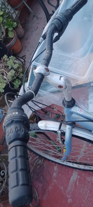 Bicicleta de paseo azul BH MIAMI.