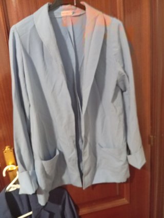 Chaqueta azul zara con etiqueta materia talla S.