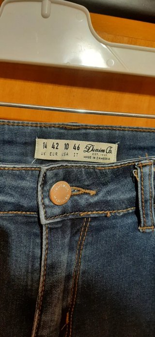 Pantalones vaqueros pitillo azul talla 42 poco uso