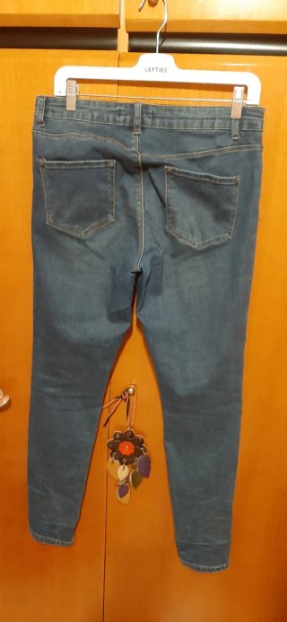 Pantalones vaqueros pitillo azul talla 42 poco uso