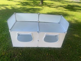 Cajon per gatti bianco e grigio