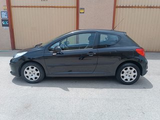 Peugeot 207 HDI 90 caballos. Perfecto de mecanica