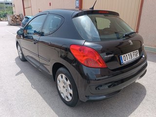 Peugeot 207 HDI 90 caballos. Perfecto de mecanica