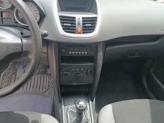 Peugeot 207 HDI 90 caballos. Perfecto de mecanica