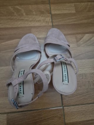 Sandalias tacón Zara Talla 36