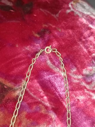 Collar antiguo con colgantes y diamantes