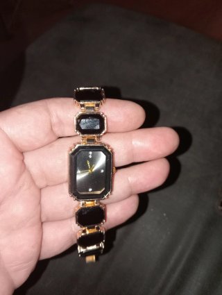 Reloj Mujer Negro y Dorado
