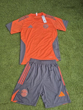 Conjunto Adidas entrenamiento naranja y gris