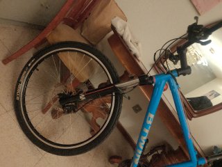 Bicicleta Btwin trekking azul