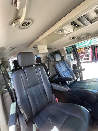 Lancia Voyager 2.8jtdm 178cv