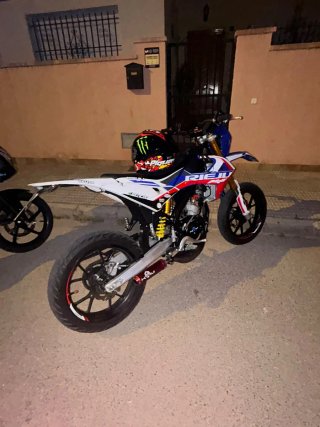 Rieju MRT Supermotard Azul/Rojo/Blanco