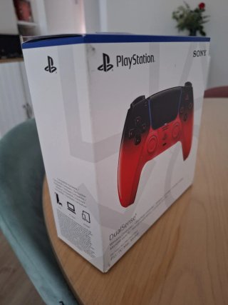 Mando DualSense PS5 Rojo degradado.