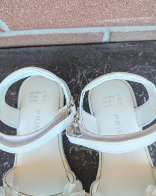 Sandali bianchi Primark n. 29