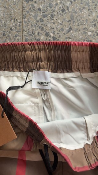 Shorts Burberry a quadri taglia M, costume