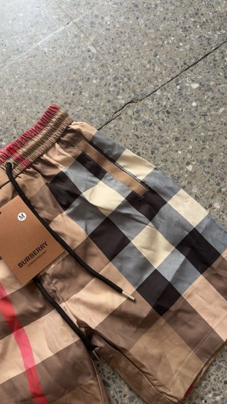 Shorts Burberry a quadri taglia M, costume
