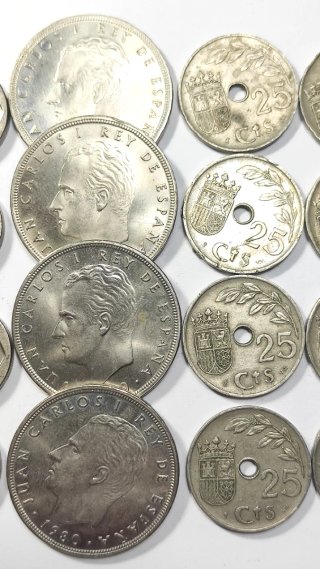 Lote 26 monedas 200, 100 y 1 pesetas y 25 céntimos