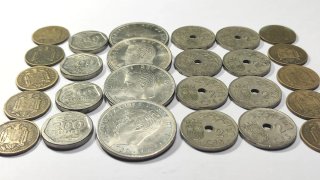Lote 26 monedas 200, 100 y 1 pesetas y 25 céntimos