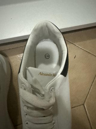 Sneakers Alexander McQueen Bianche e Nere