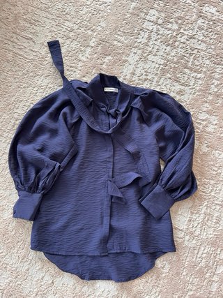 Blusa Mango Azul con Lazo