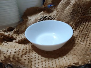 Cuencos pequeños de porcelana blanca