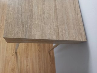 Escritorio madera y blanco con cajones