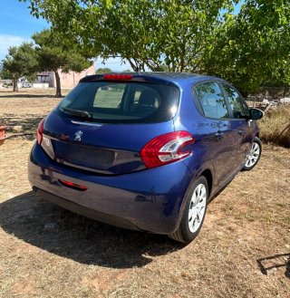 Peugeot 208 2015