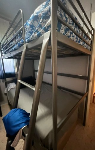 Cama alta Ikea