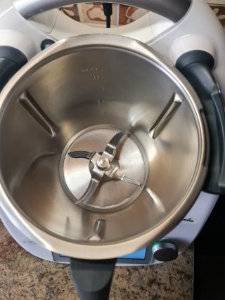 Thermomix TM6 con libro Ideas sencillas