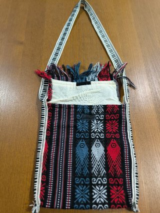 Bolso étnico tejido artesanalmente