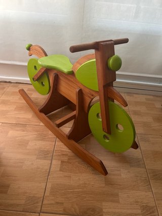 Caballito de madera para niños