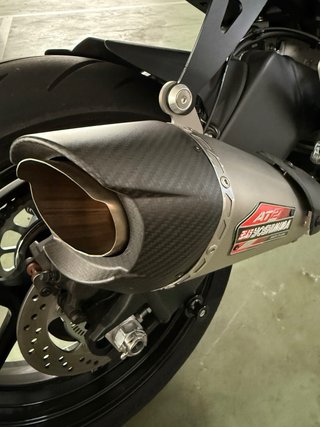 Escape Yoshimura ZX6R 2025