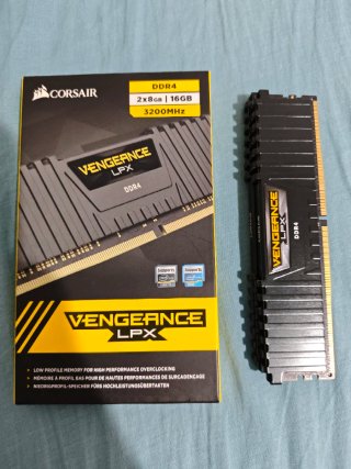 Corsair Vengeance LPX DDR4 32GB (4x8GB) 3200MHz