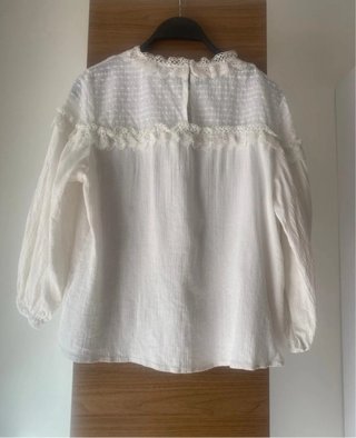 Blusa Zara blanca con encaje